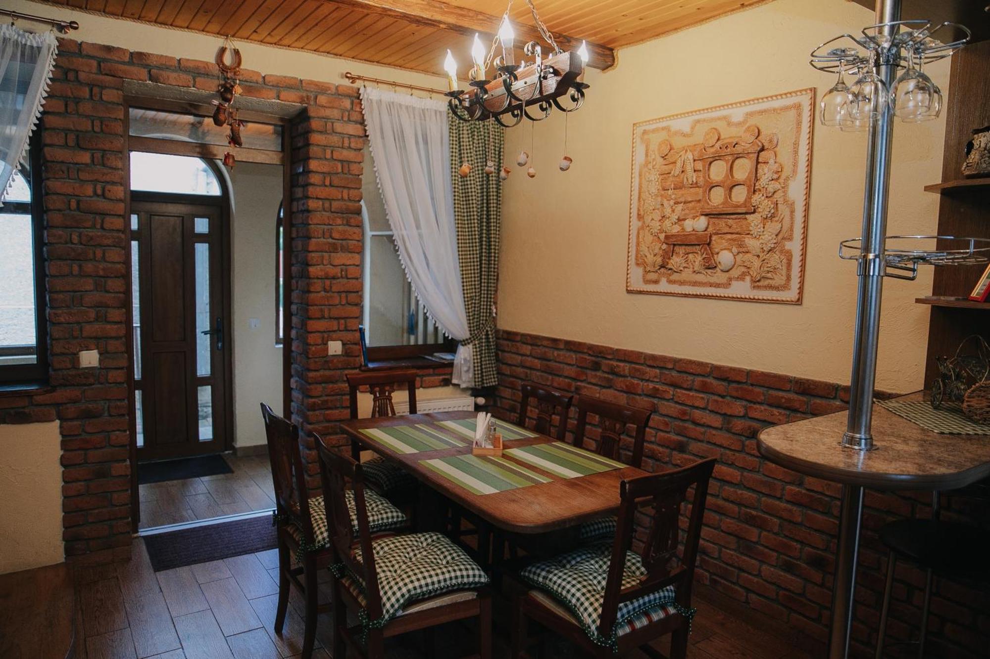 Dereviy Villa ยาเรมชา ภายนอก รูปภาพ