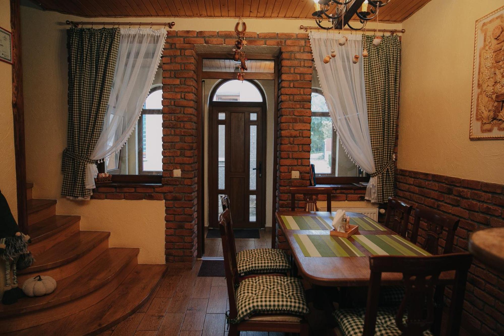 Dereviy Villa ยาเรมชา ภายนอก รูปภาพ